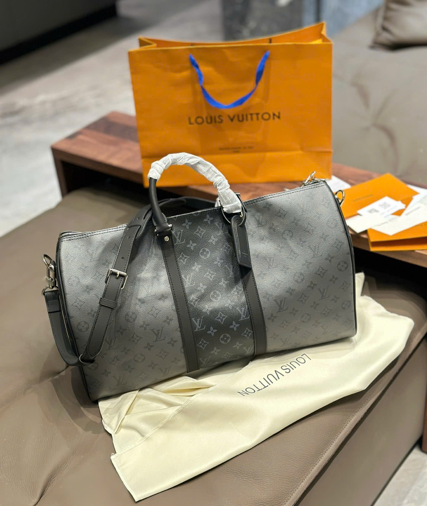Túi trống du lịch Louis Vuitton LV Đen phối Xám họa tiết hoa vân logo LV size 50cm Like Auth Fullbox phụ kiện PLD
